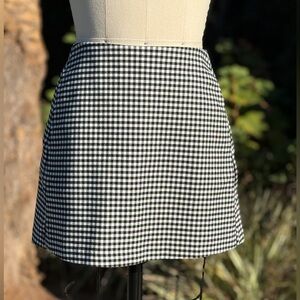 Urban Outfitters gingham mini skirt - size XS